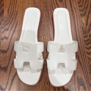 NWOT Crisp White Slip-on Slide Sandals with Tan Soles, Size 9